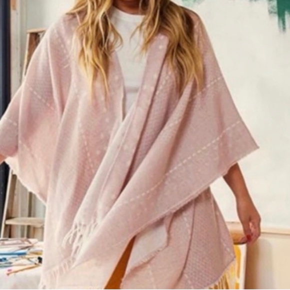 Blush Pink & Cream Ruana/Wrap/Shawl Size OS - Picture 4 of 11